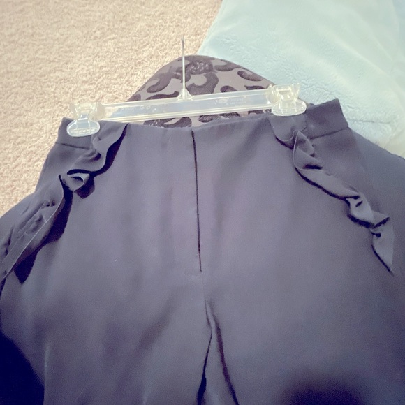 Zara Basic crop pant with ruffle pockets - Picture 1 of 3